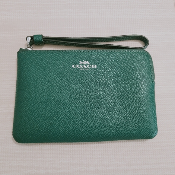 Coach Green Wristlet - Picture 2 of 7